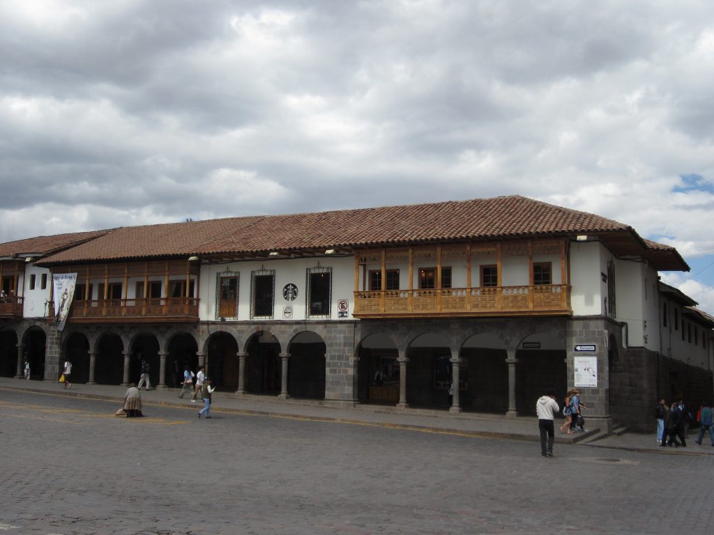 Starbucks en la Plaza de Armas de Cusco